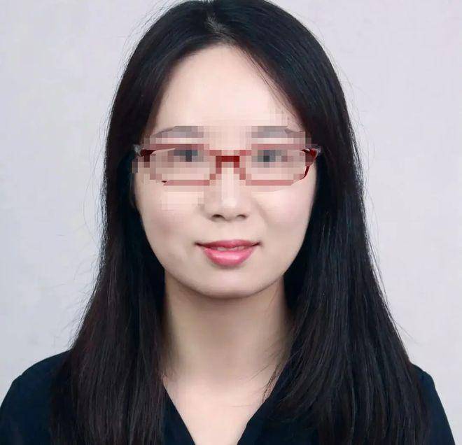 武大教授两女儿实名举报女教师勾引自己父亲,附上86页PDF材料,违规改造实验室搭建私人空间