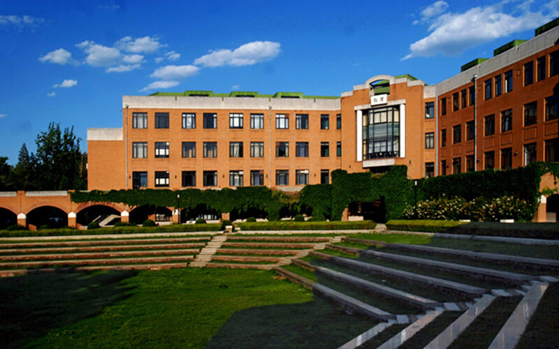清华大学