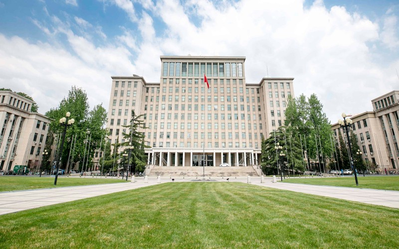 清华大学