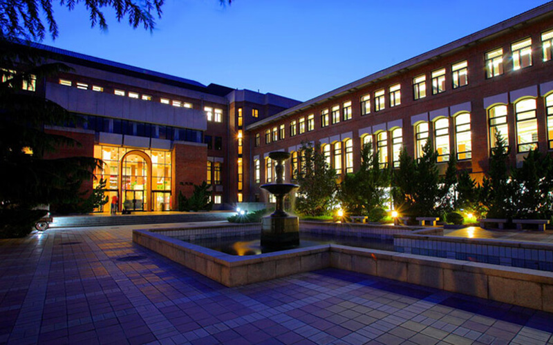 清华大学